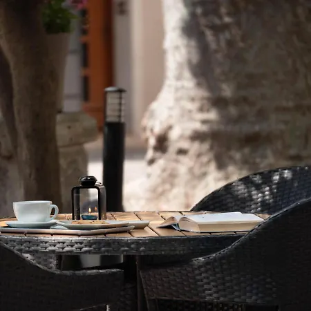 Otel Altera Roma Avinyon